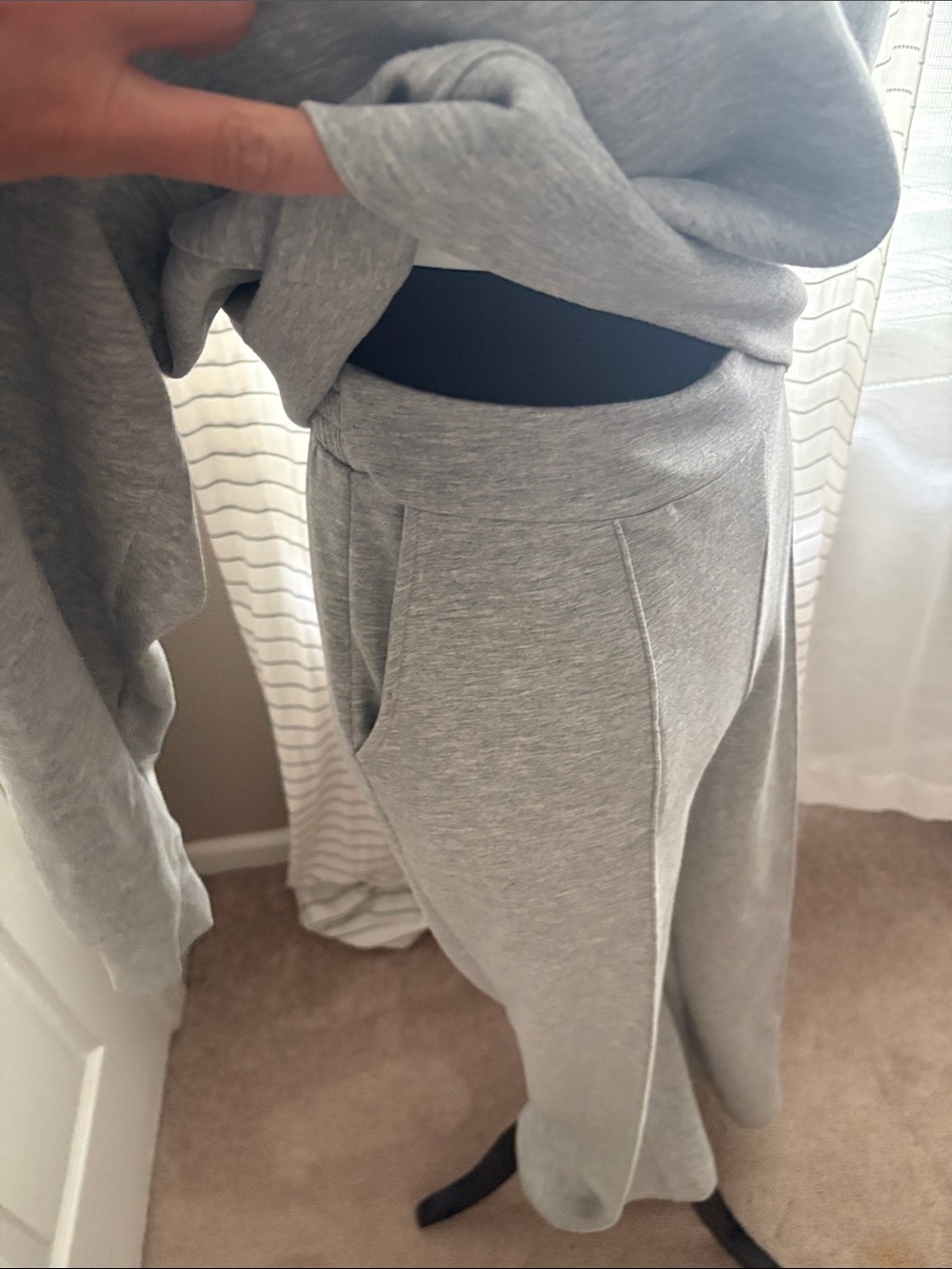 Cozy Wide-Leg sweat shirt and pants set in Light Gray - Picture 5 of 8
